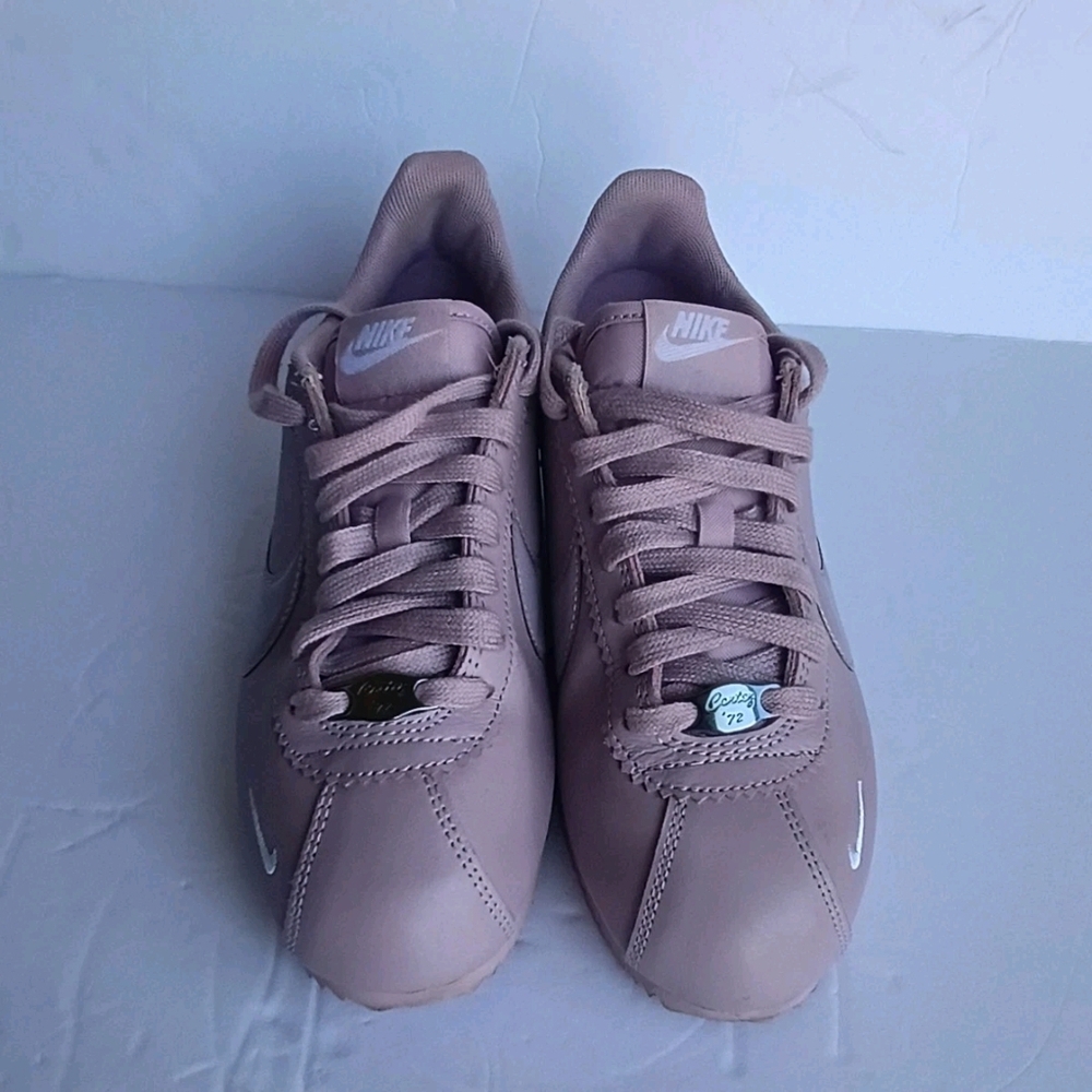Nike Women's Athletic Shoes Pink Taupe
